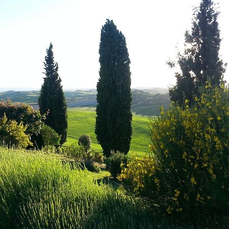 Tuscany Balcony: Crete Senesi カセッタ エクステリア 写真