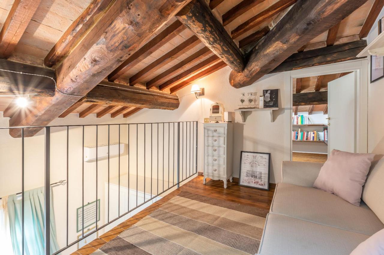 Tuscany Balcony: Crete Senesi カセッタ エクステリア 写真