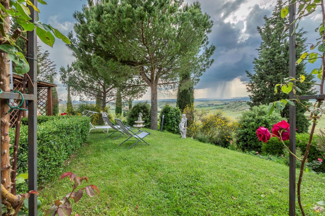 Tuscany Balcony: Crete Senesi カセッタ エクステリア 写真