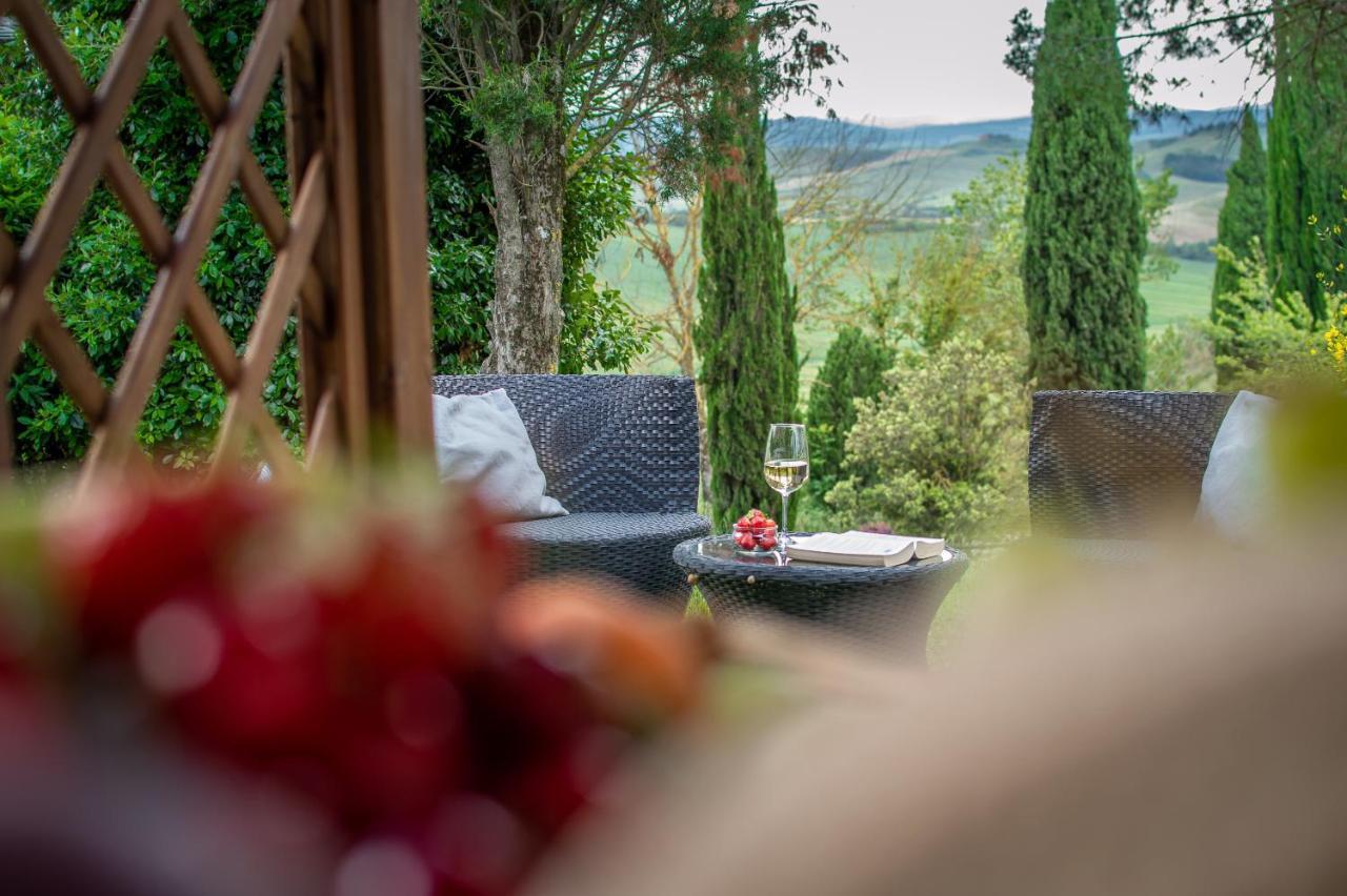 Tuscany Balcony: Crete Senesi カセッタ エクステリア 写真
