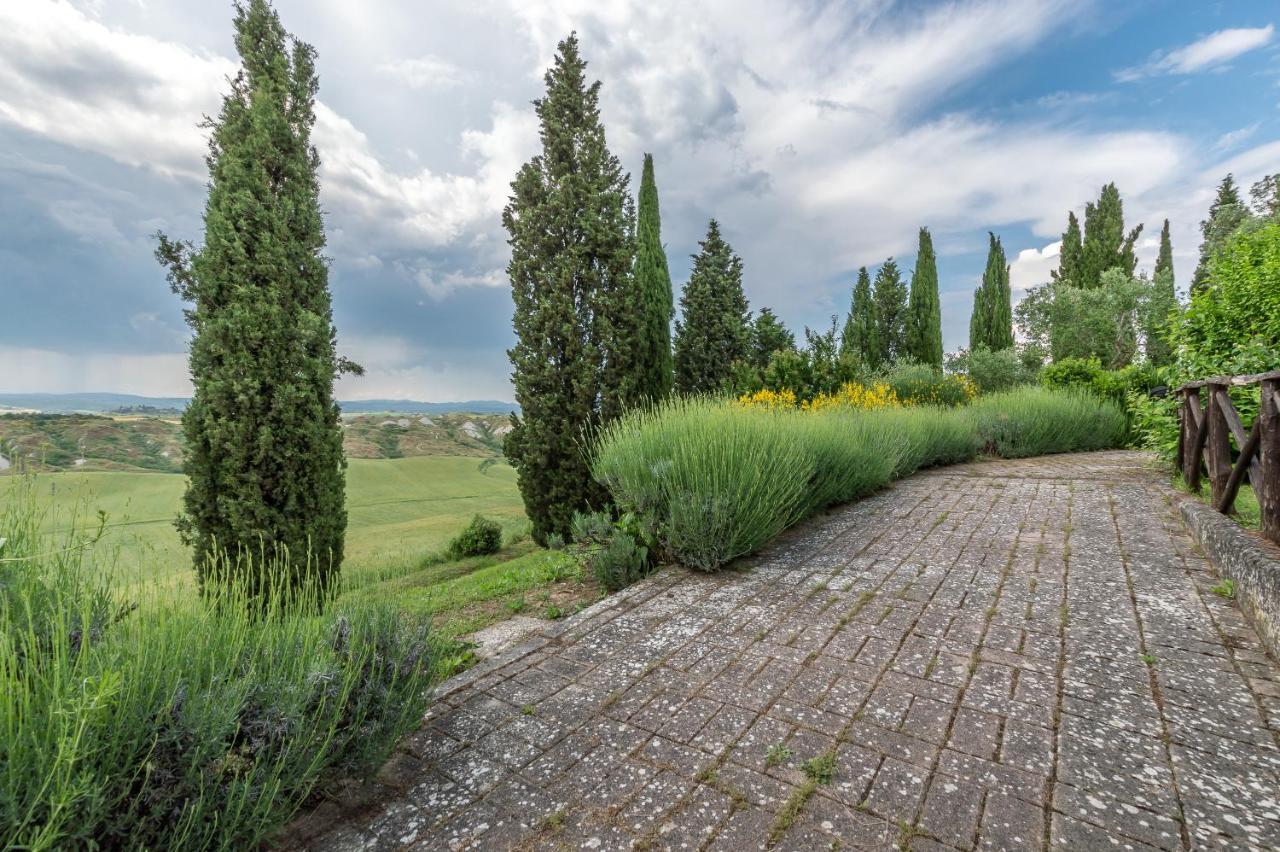 Tuscany Balcony: Crete Senesi カセッタ エクステリア 写真