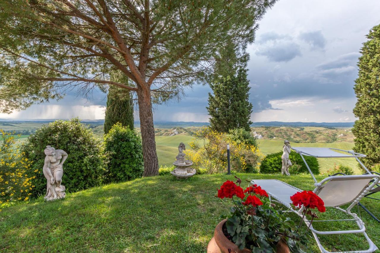 Tuscany Balcony: Crete Senesi カセッタ エクステリア 写真