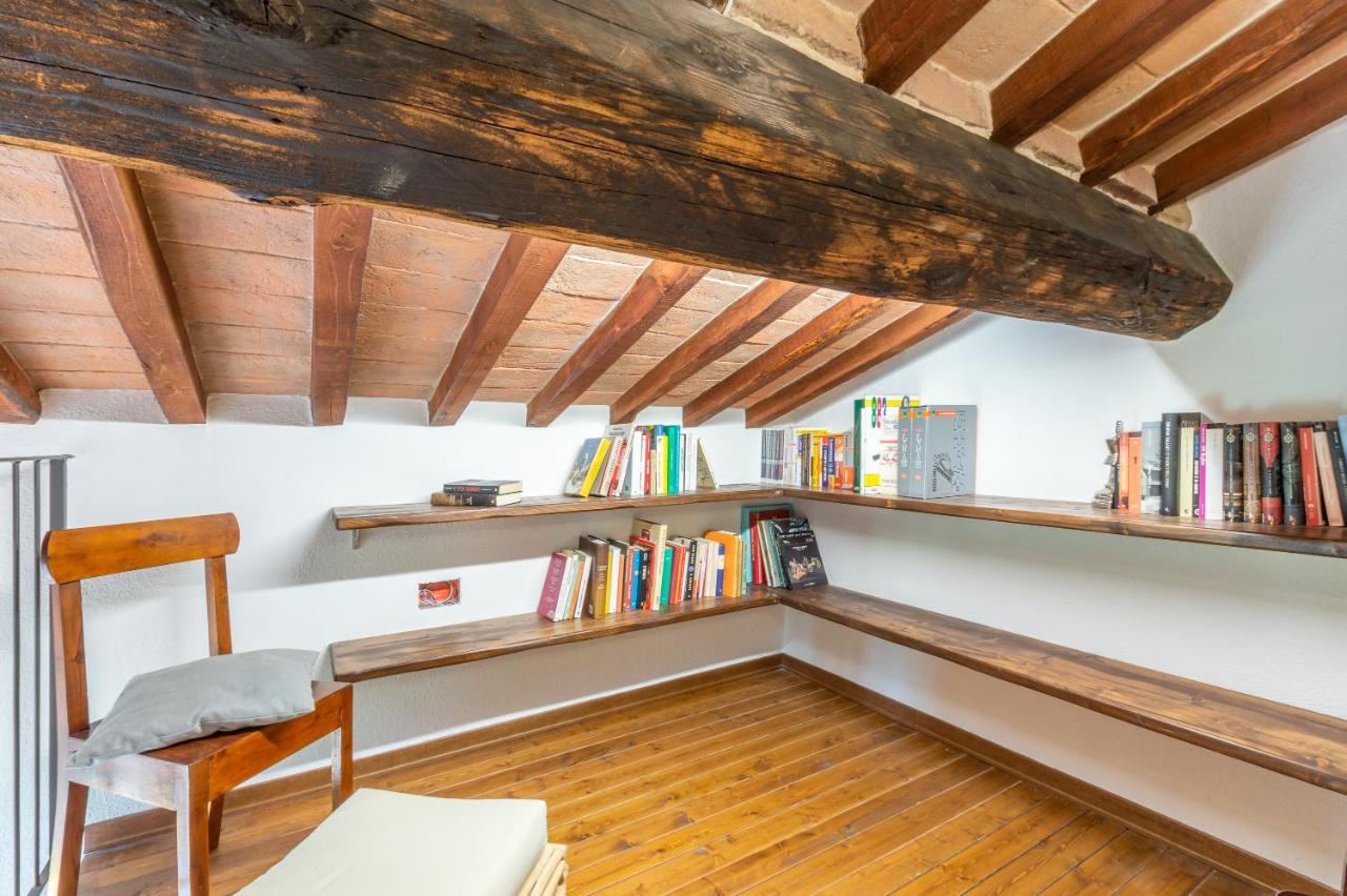 Tuscany Balcony: Crete Senesi カセッタ エクステリア 写真
