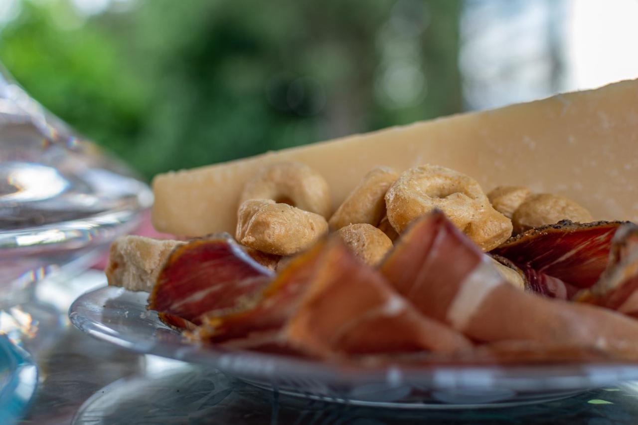 Tuscany Balcony: Crete Senesi カセッタ エクステリア 写真