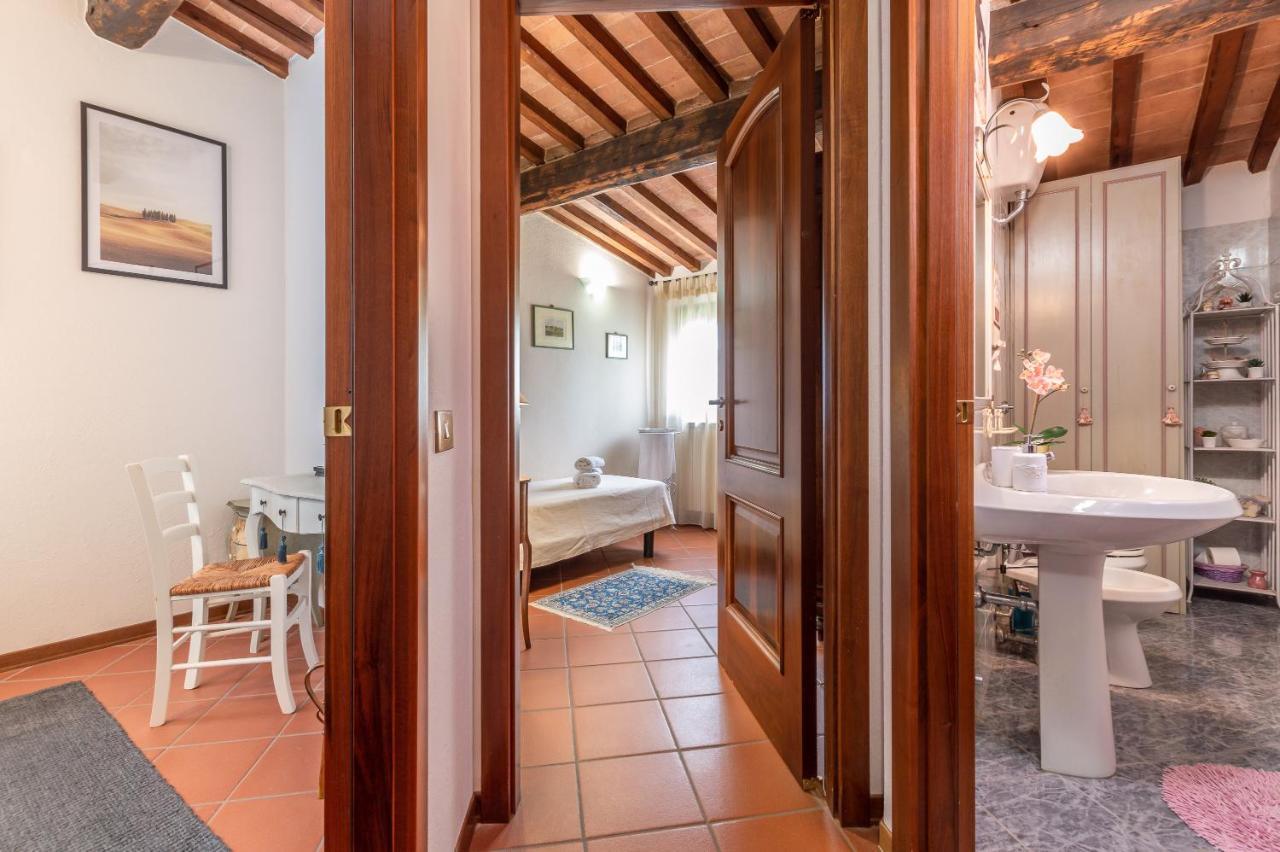 Tuscany Balcony: Crete Senesi カセッタ エクステリア 写真