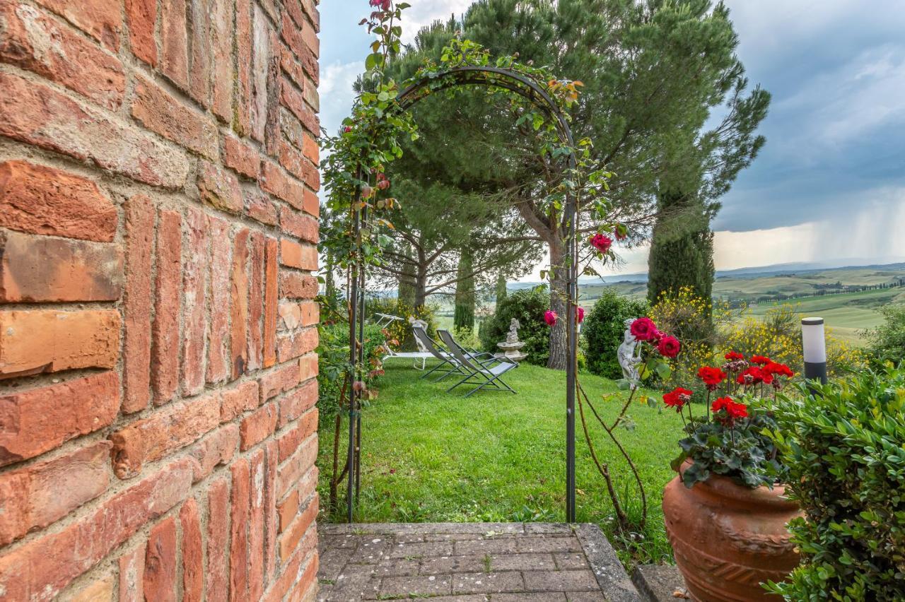 Tuscany Balcony: Crete Senesi カセッタ エクステリア 写真