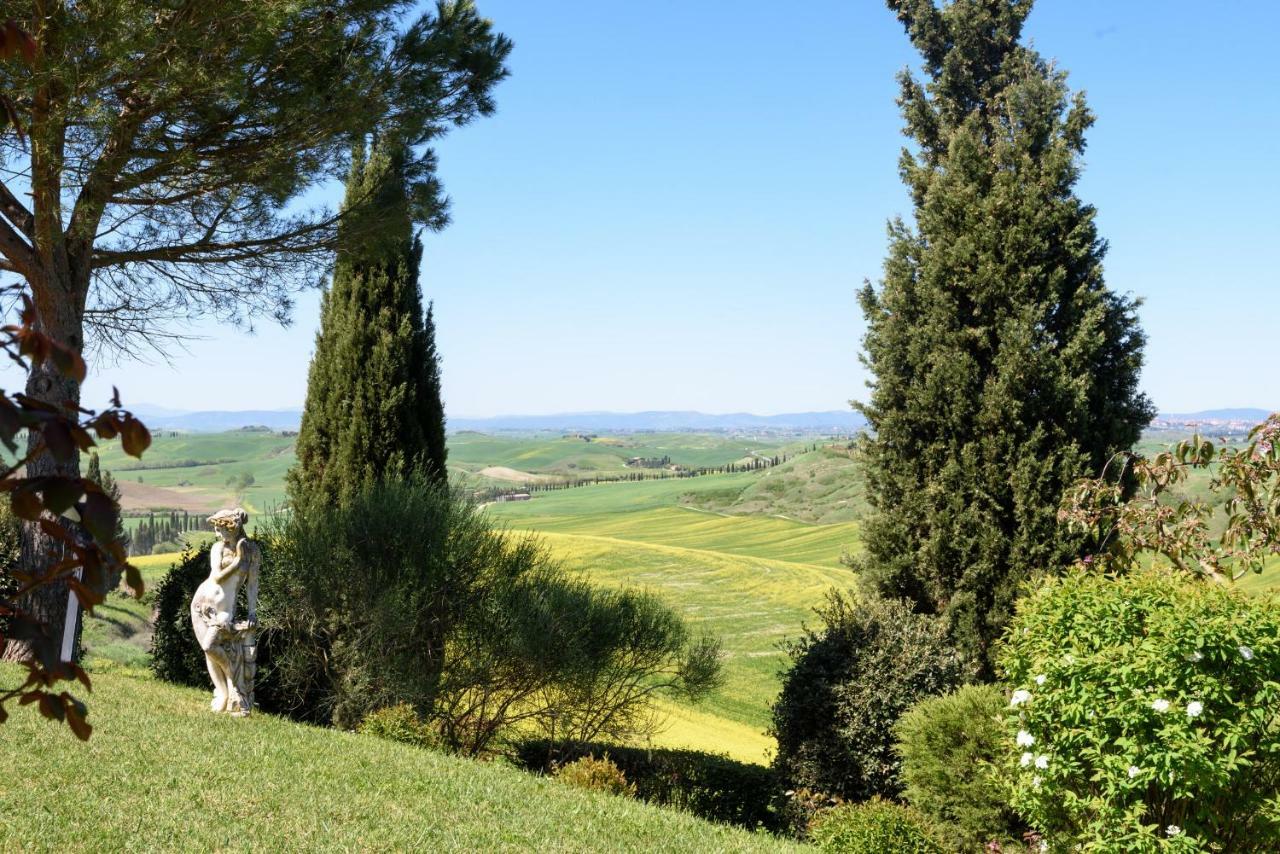 Tuscany Balcony: Crete Senesi カセッタ エクステリア 写真