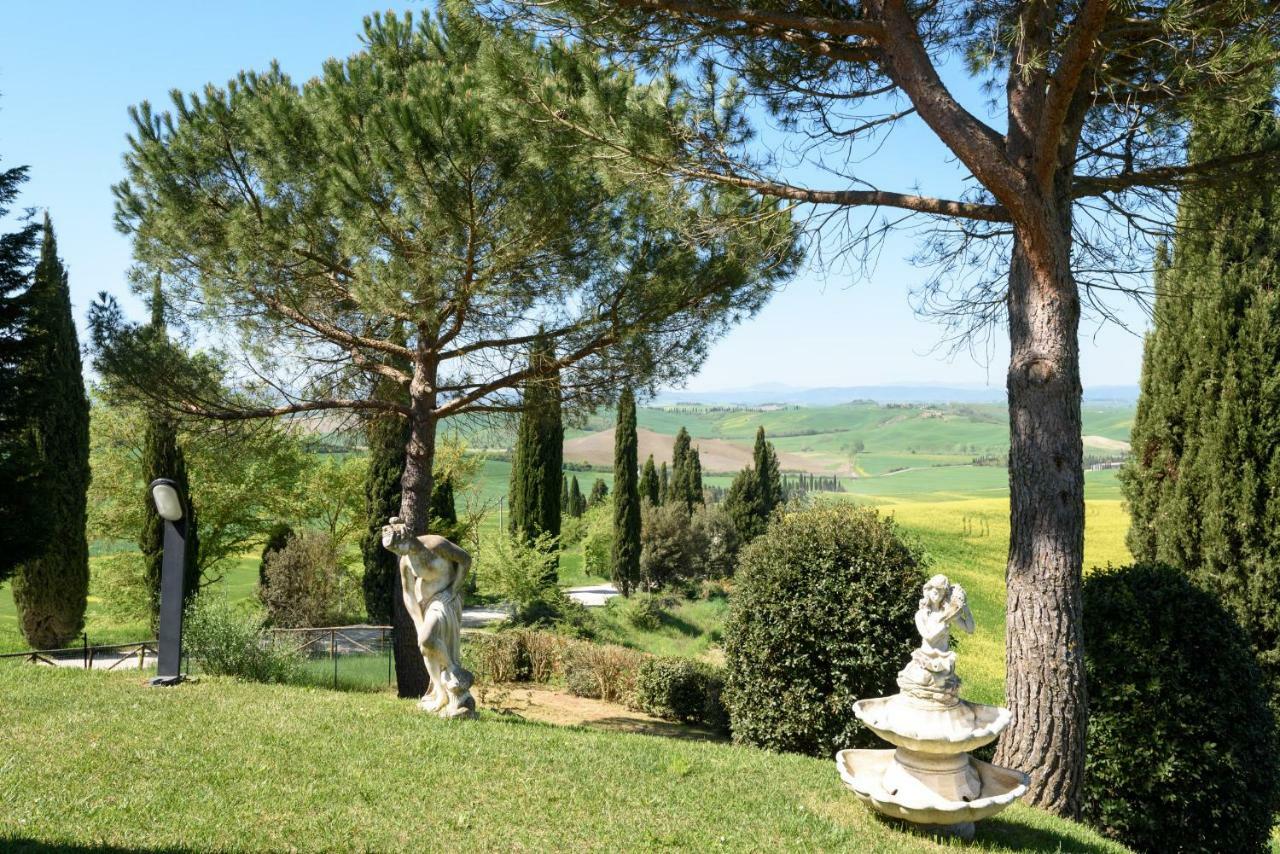 Tuscany Balcony: Crete Senesi カセッタ エクステリア 写真