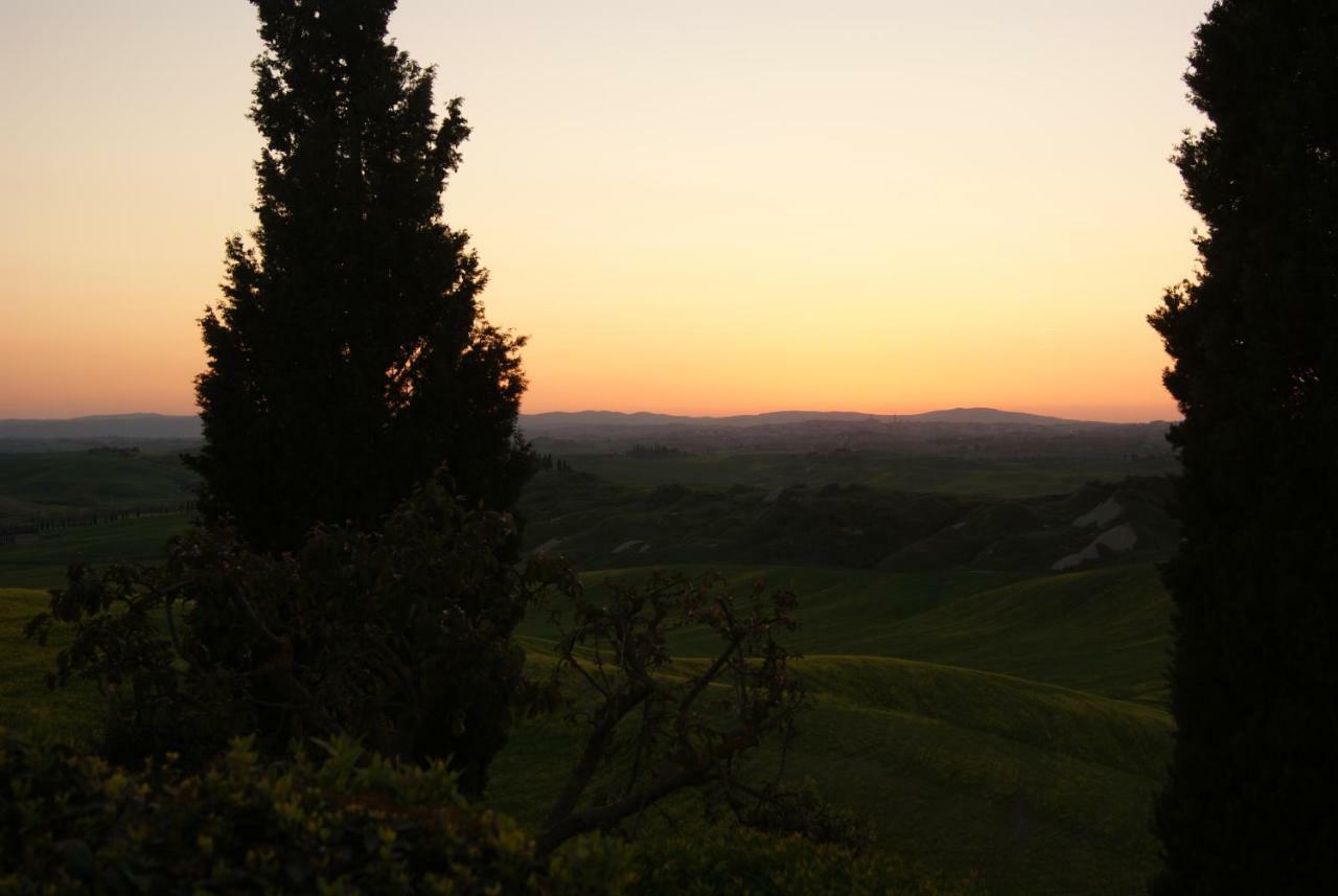 Tuscany Balcony: Crete Senesi カセッタ エクステリア 写真