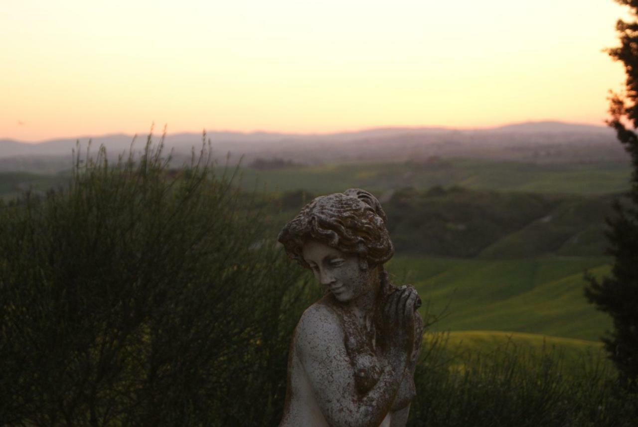 Tuscany Balcony: Crete Senesi カセッタ エクステリア 写真